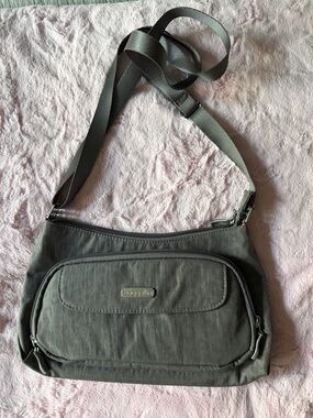 Baggallini Olive Gray “Everyday Bag” Nylon Crossbody Bag